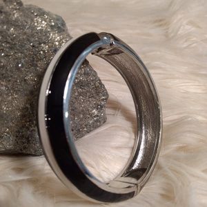 5/$25 Black and white bracelet